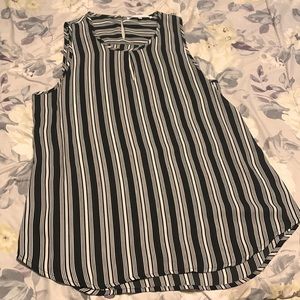 Medium women’s sleeveless blouse